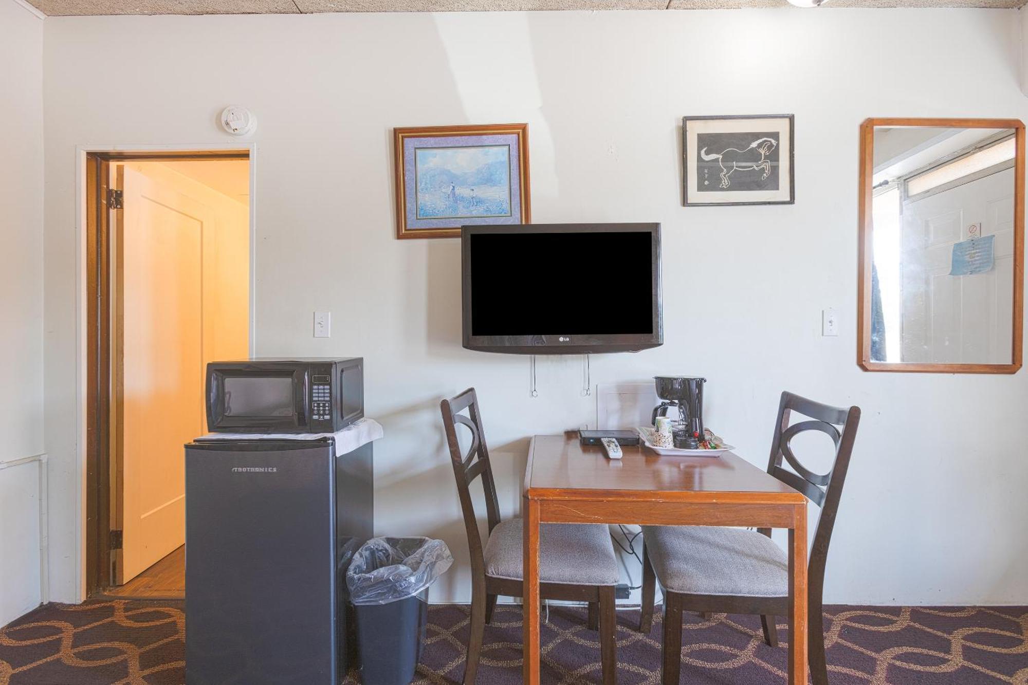 Sonrise Inn Lincoln Hwy By Oyo Breezewood Екстериор снимка