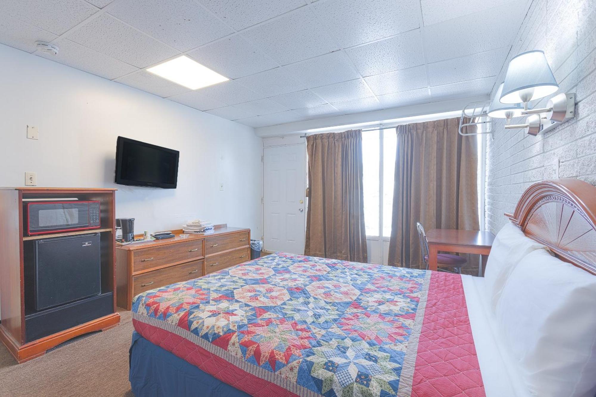 Sonrise Inn Lincoln Hwy By Oyo Breezewood Екстериор снимка