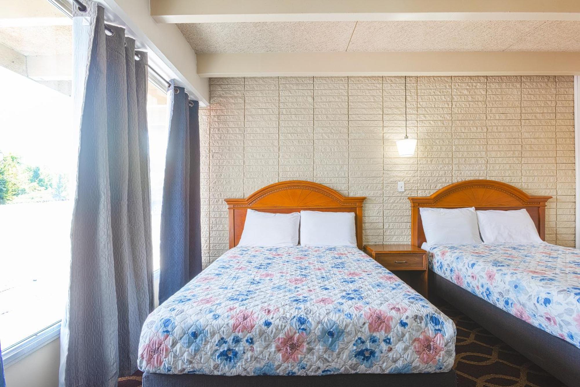 Sonrise Inn Lincoln Hwy By Oyo Breezewood Екстериор снимка
