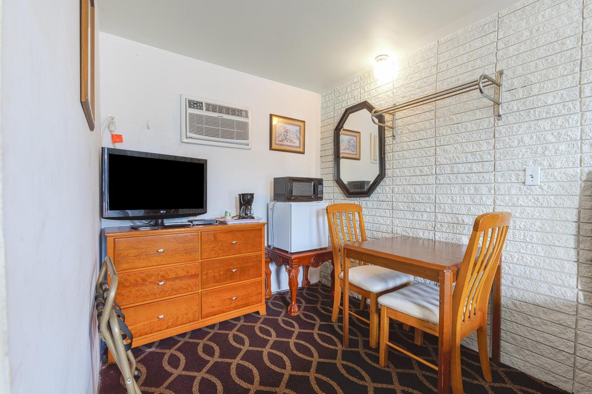 Sonrise Inn Lincoln Hwy By Oyo Breezewood Екстериор снимка