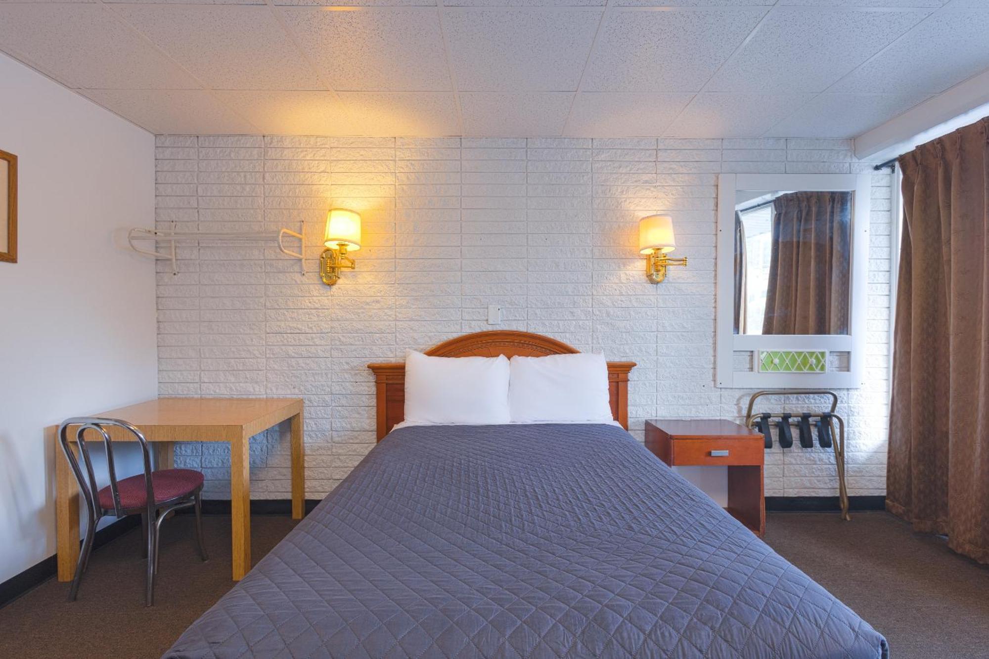 Sonrise Inn Lincoln Hwy By Oyo Breezewood Екстериор снимка