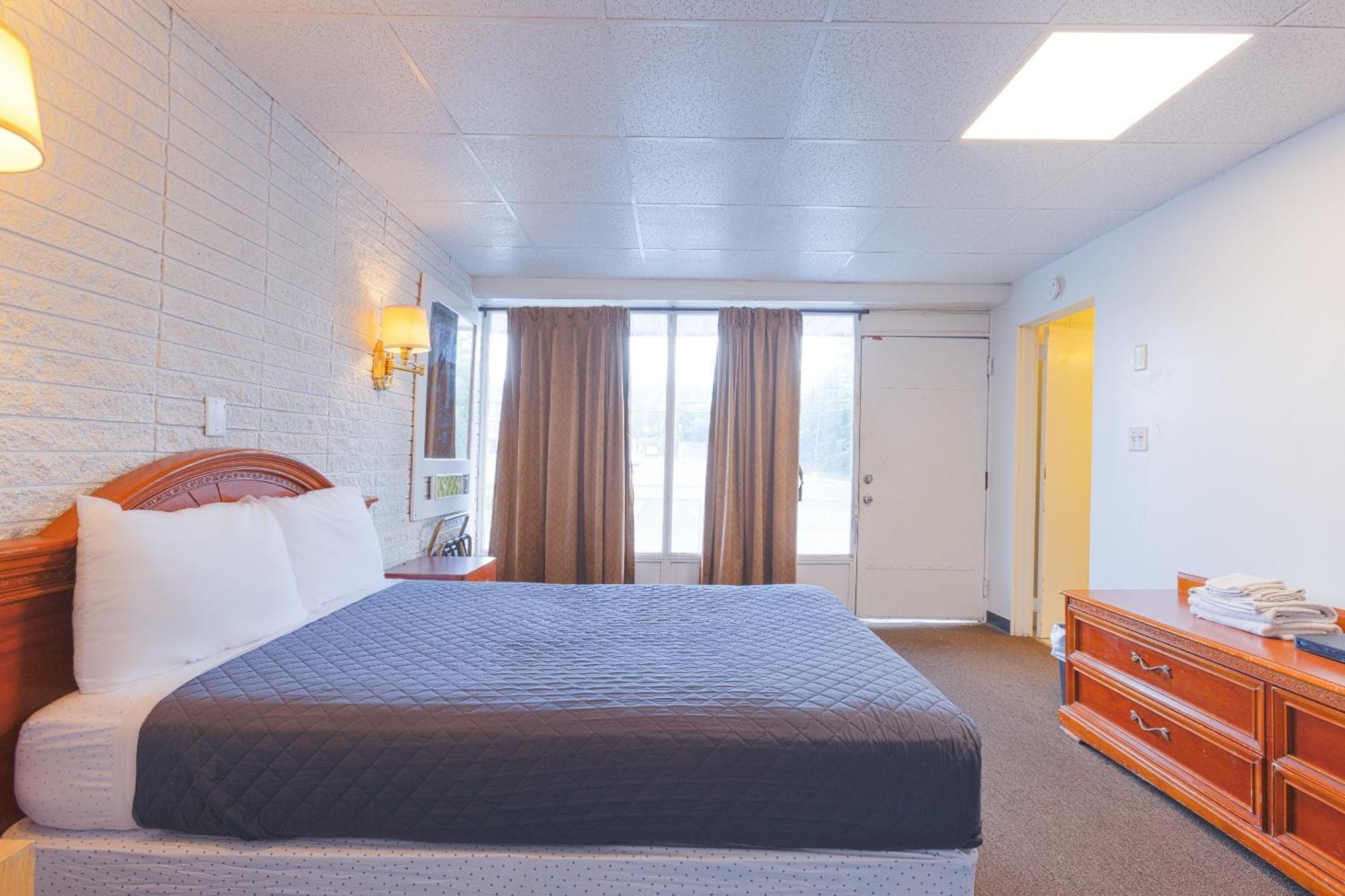 Sonrise Inn Lincoln Hwy By Oyo Breezewood Екстериор снимка
