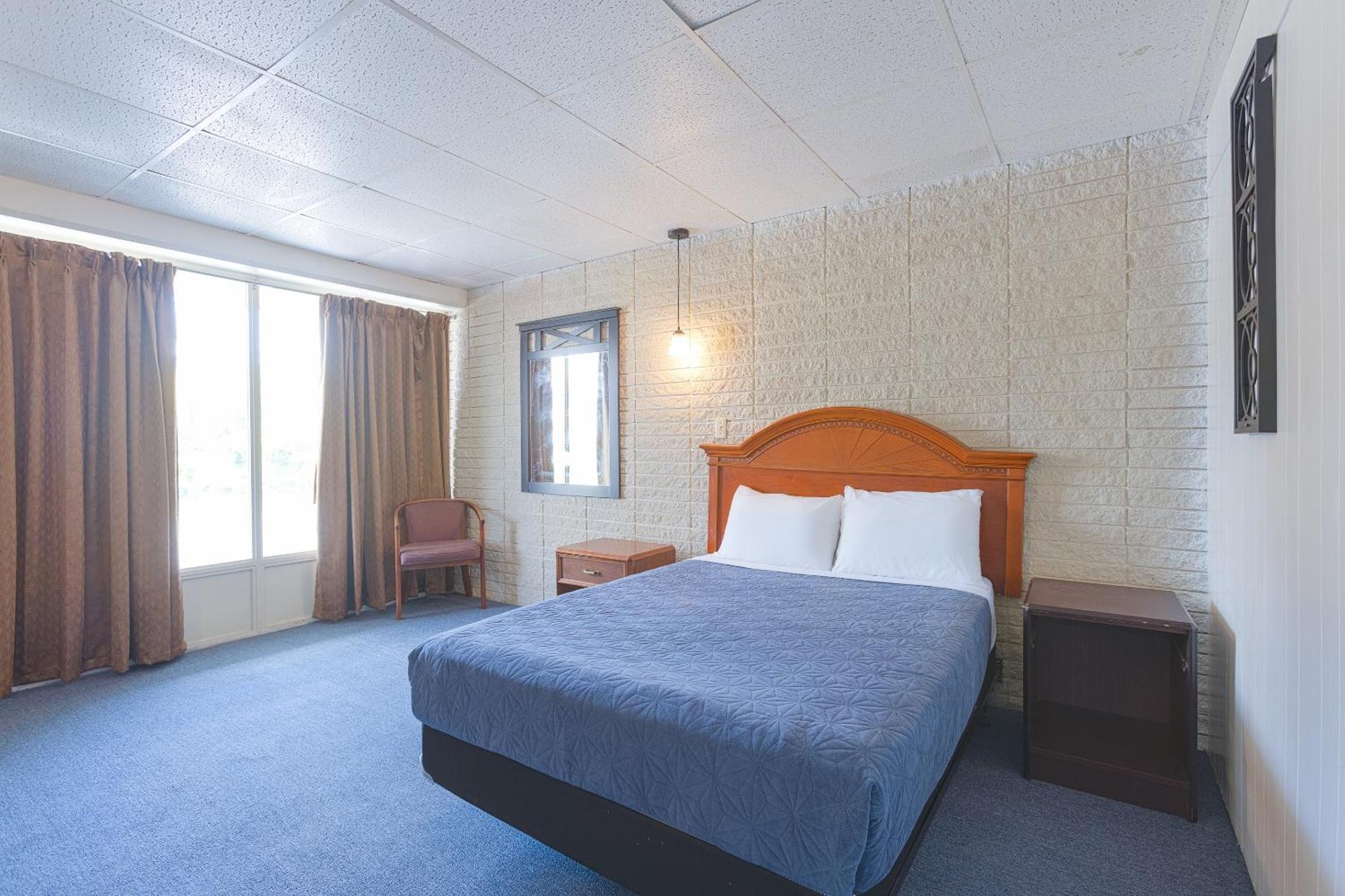 Sonrise Inn Lincoln Hwy By Oyo Breezewood Екстериор снимка