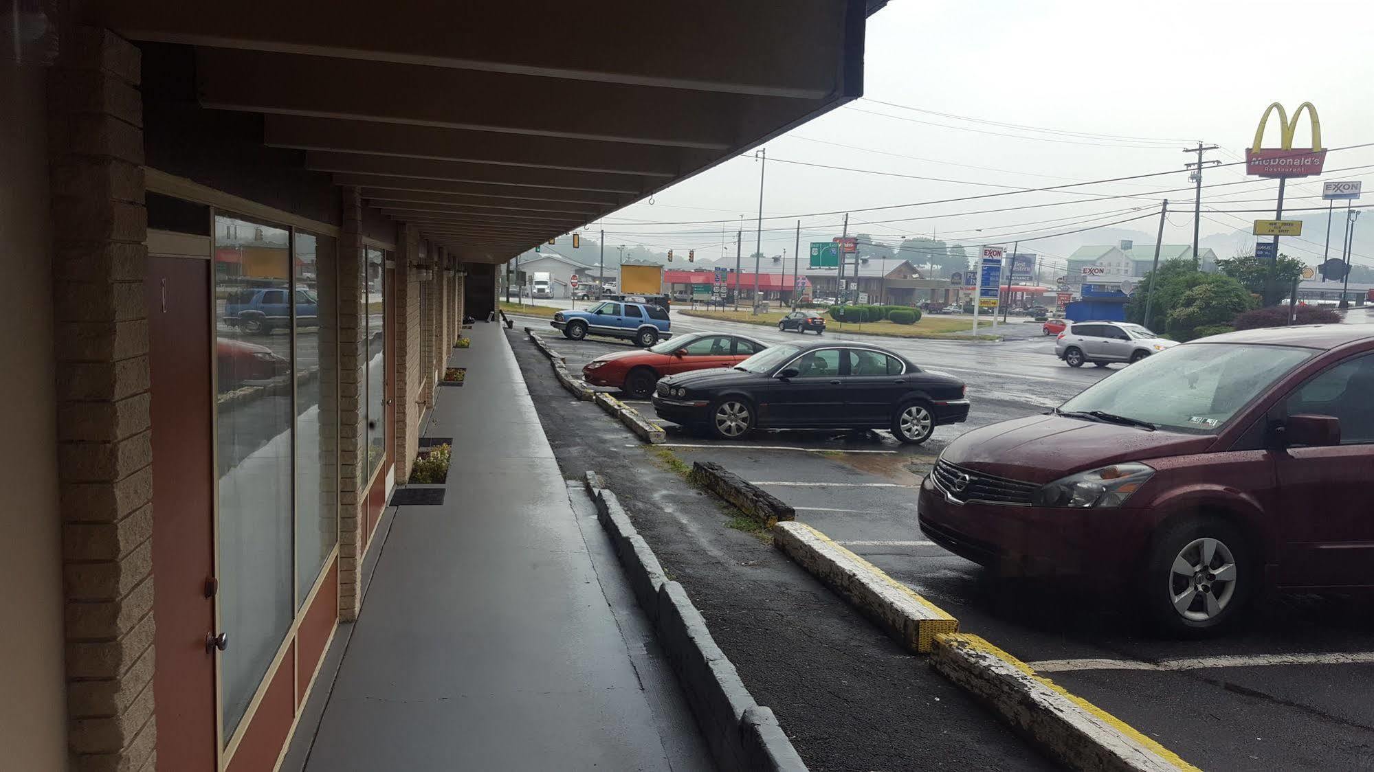 Sonrise Inn Lincoln Hwy By Oyo Breezewood Екстериор снимка