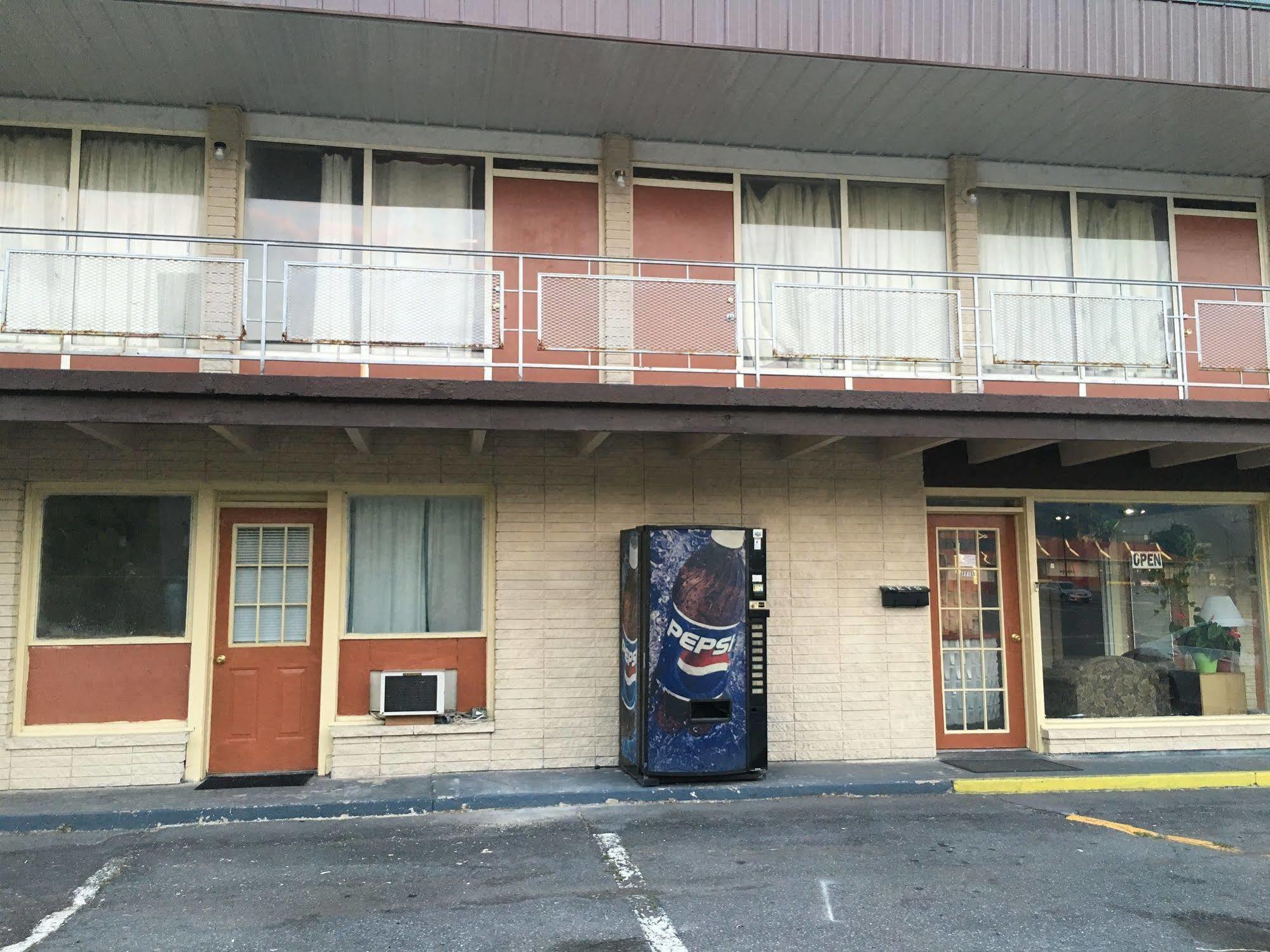 Sonrise Inn Lincoln Hwy By Oyo Breezewood Екстериор снимка